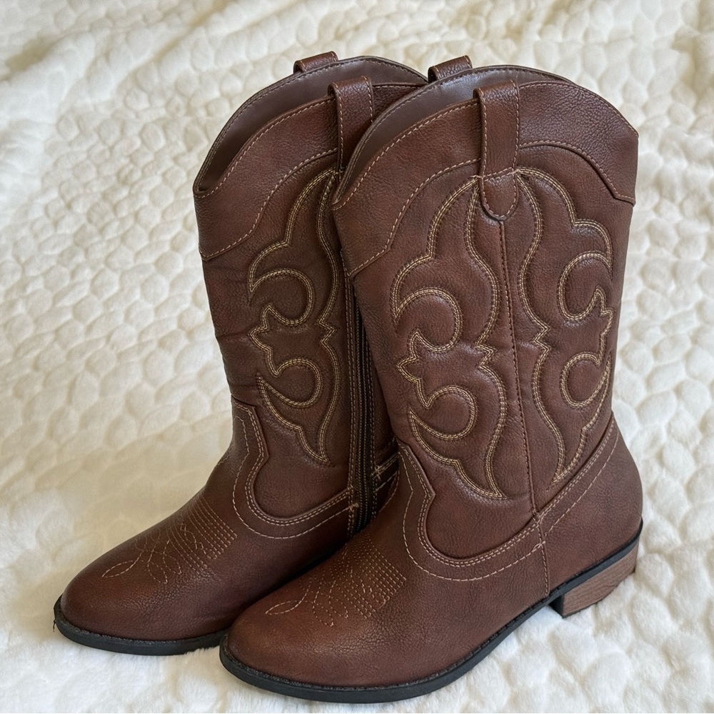 Cat & Jack Girl’s Brown Cowboy Boots size 4
